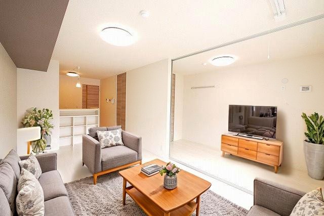 居室・リビング　CGで家具等を配置したもので家具等は含まれません