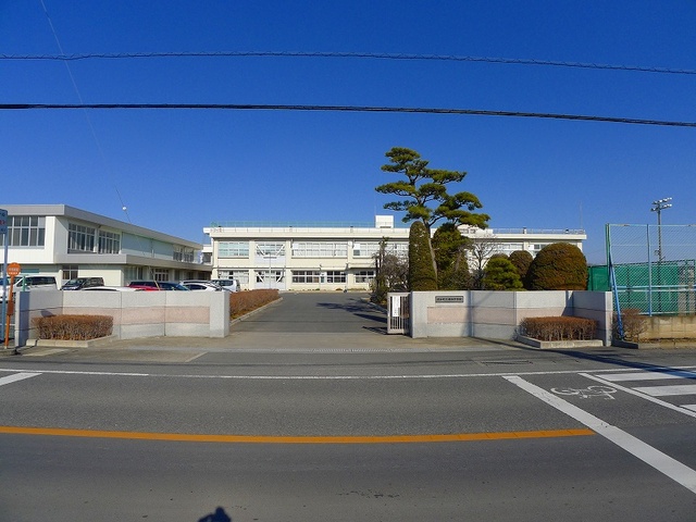 中学校　明和中学校（中学校）まで920m