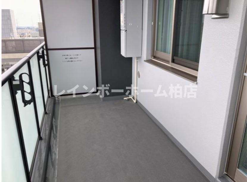 バルコニー　お洗濯にも便利なバルコニー付き