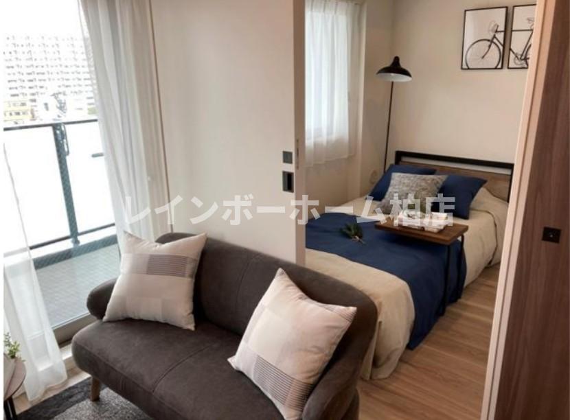 居室・リビング　こちらのリビングで趣味の時間をお楽しみください