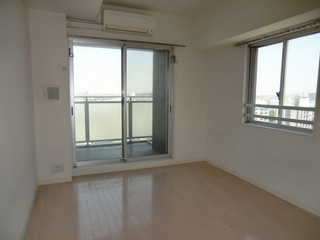 居室・リビング　二面採光