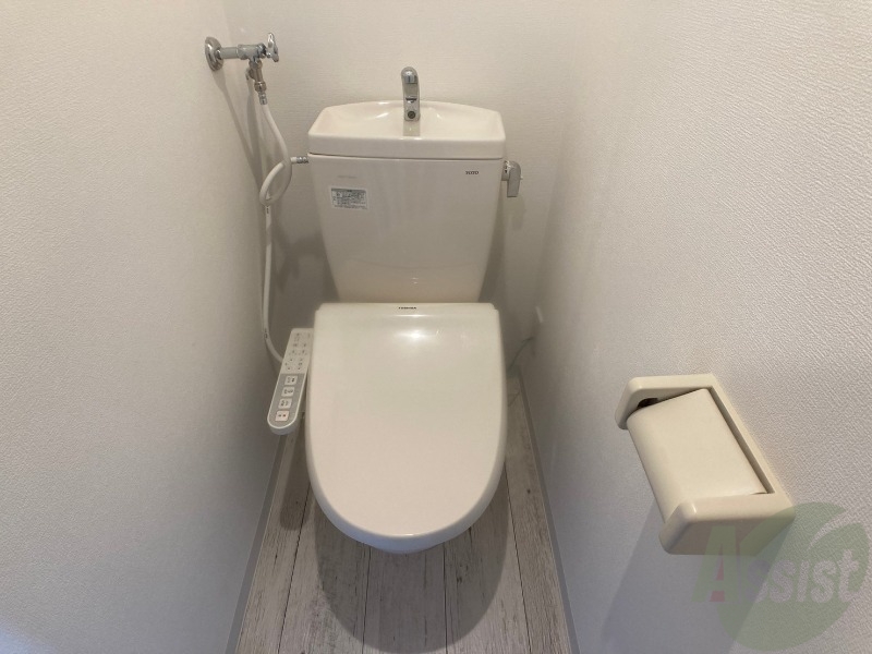 トイレ　トイレです。ウォシュレット付を探している方、おすすめです。
