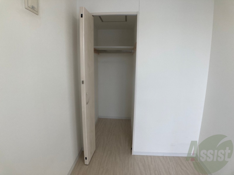 収納　上のほうにはあまり使わないものをしまっておくと良さそう。