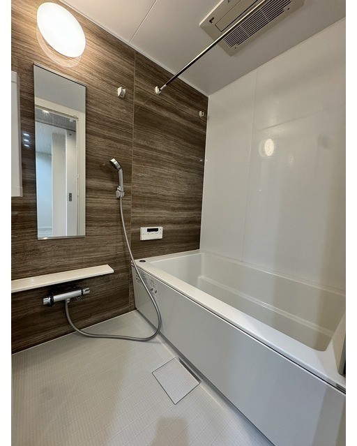 バス・シャワールーム　ご家族や長時間入浴に便利な追い炊き機能付きです♪