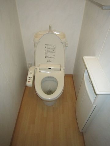 トイレ　ウォシュレット付きトイレ