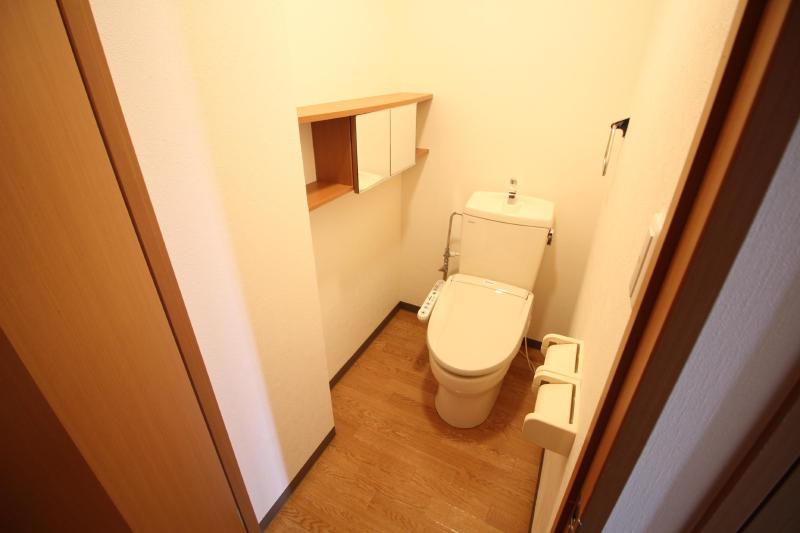 トイレ　温水洗浄暖房便座付き