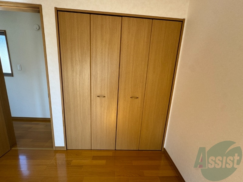 収納　洋室のクローゼット。広さは十分そうです。