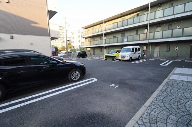 駐車場　駐車場