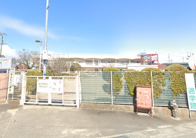 幼稚園・保育園　桜保育所（幼稚園・保育園）まで461m