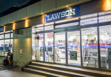 コンビニ　ローソン 京王クラウン街笹塚店（コンビニ）まで723m