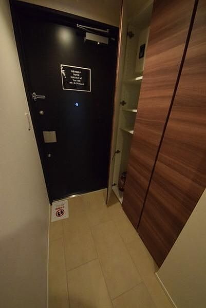 玄関　※別部屋の参考写真です。