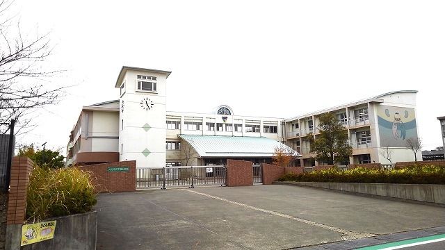 小学校　下郡小学校（小学校）まで450m