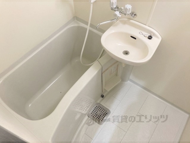 バス・シャワールーム　バス