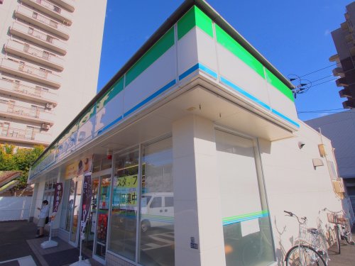 コンビニ　ファミリーマート広島北新地店（コンビニ）まで509m