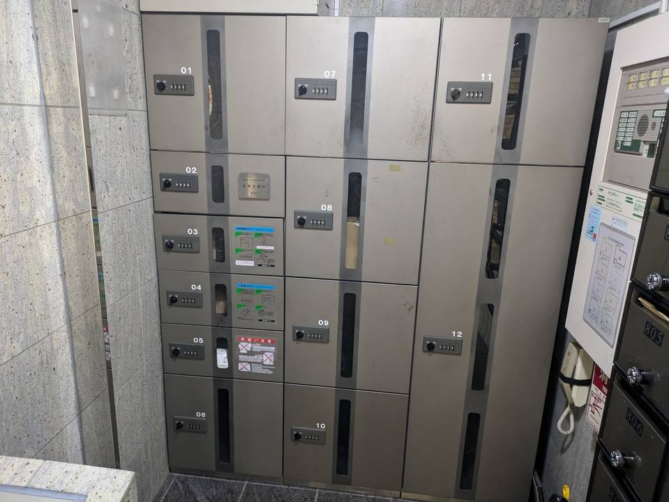 エントランス　宅配ボックス