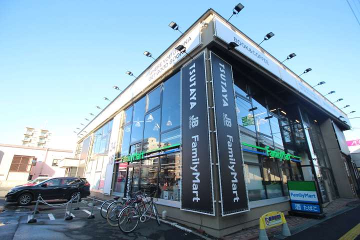 コンビニ　ファミリーマート（コンビニ）まで281m