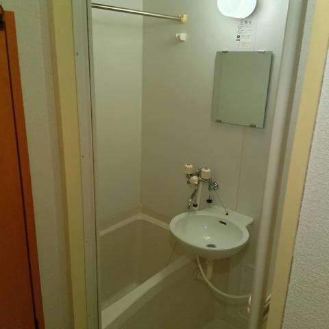 バス・シャワールーム　※同タイプ部屋の写真です。