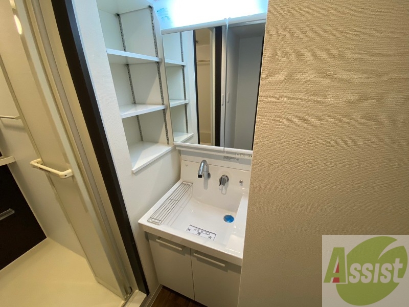 洗面設備　洗面台は独立していて使いやすそうですね。