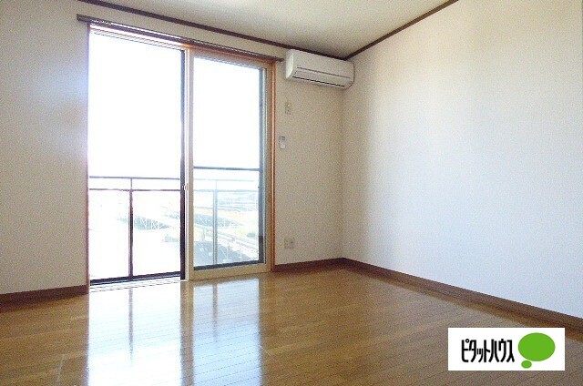 居室・リビング　他のお部屋のお写真です