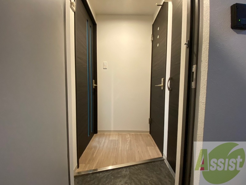 玄関　玄関の様子です。明るい印象ですね。気分もあがりそう。