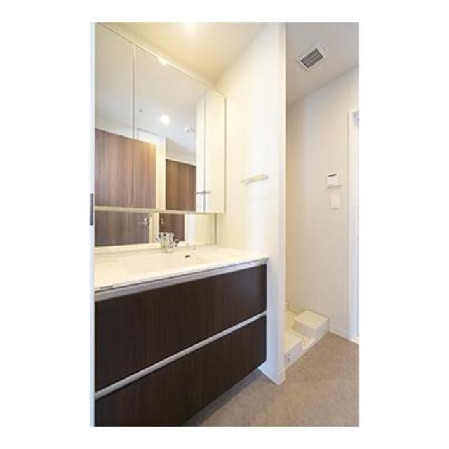 洗面設備　※写真は同タイプ住戸です。