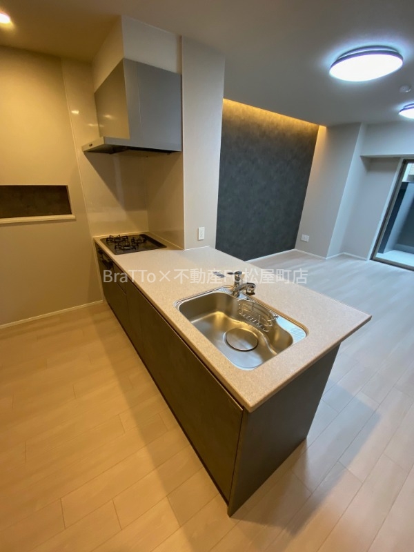 キッチン　キッチン（３口ガスコンログリル付き）