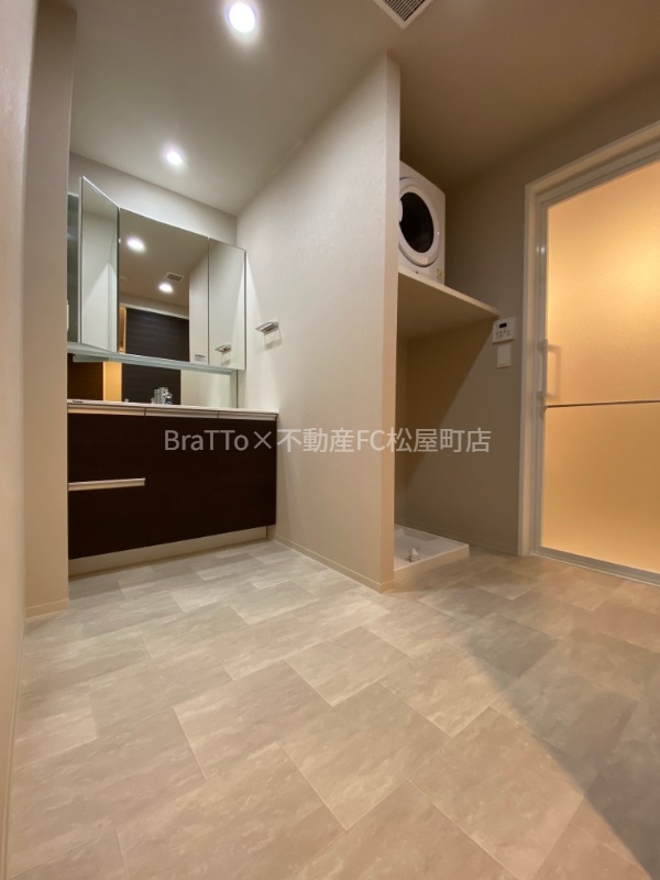 洗面設備　脱衣場