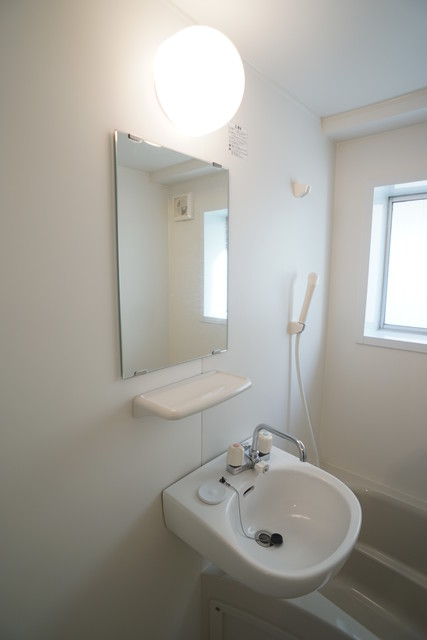 洗面設備　洗面ボウルと鏡もございます☆