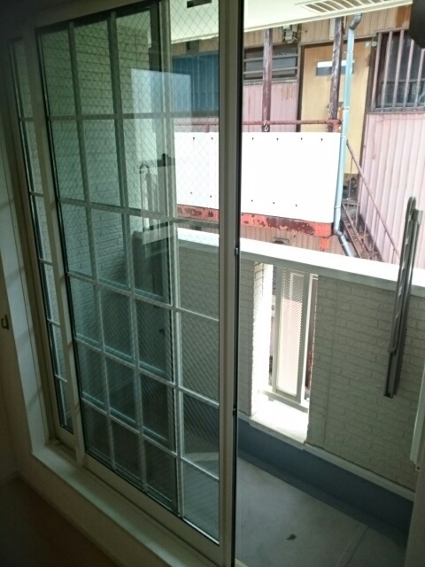 バルコニー　物干しスペース付きのバルコニー♪