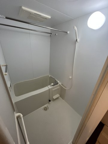 バス・シャワールーム　浴室乾燥・追い炊き機能付きのバスルーム♪