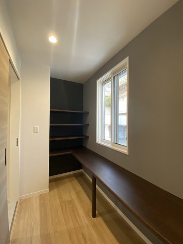 その他　LDKの一部はワークスペースになっています☆