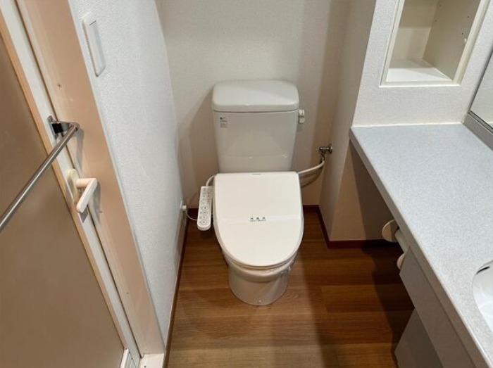 トイレ　温水洗浄便座