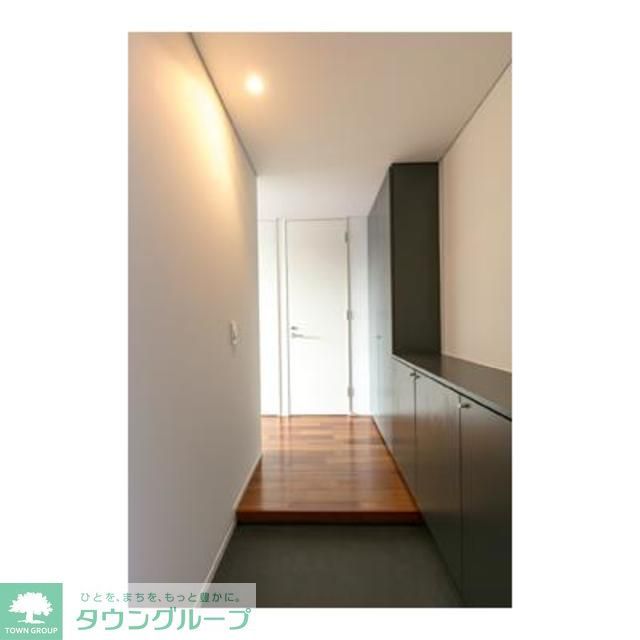 玄関　※写真は同タイプ住戸です。