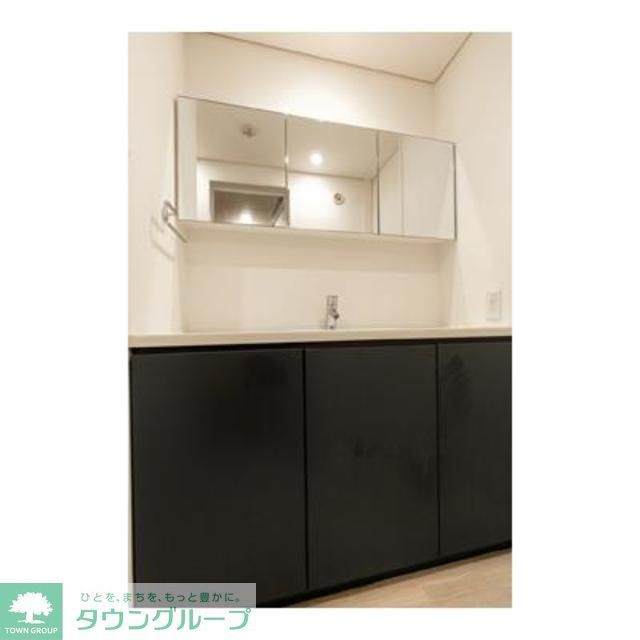 洗面設備　※写真は同タイプ住戸です。