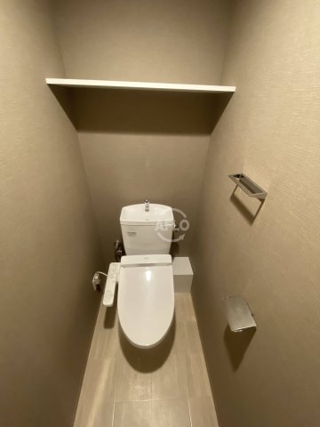 トイレ　イニシアブランなんば　温水洗浄便座