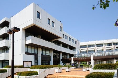 役所　多摩市役所（役所）まで1600m