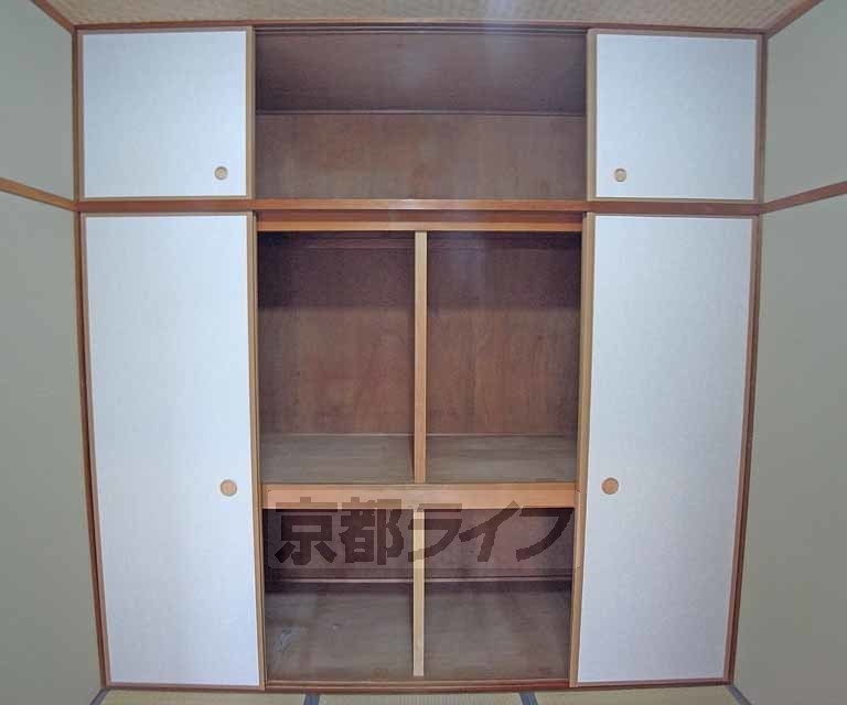 収納　広い押入れ