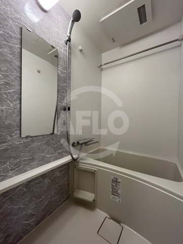 バス・シャワールーム　エスリード弁天町クレール　バスルーム