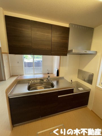 キッチン　反転タイプのお部屋です（現況を優先します）