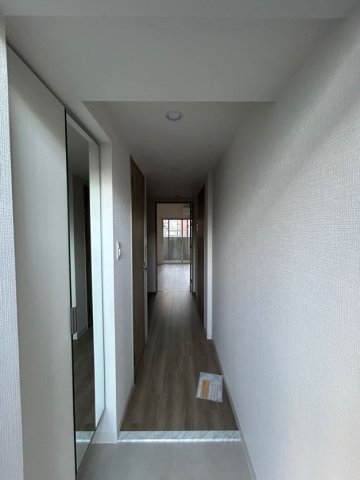 玄関　収納もある玄関です