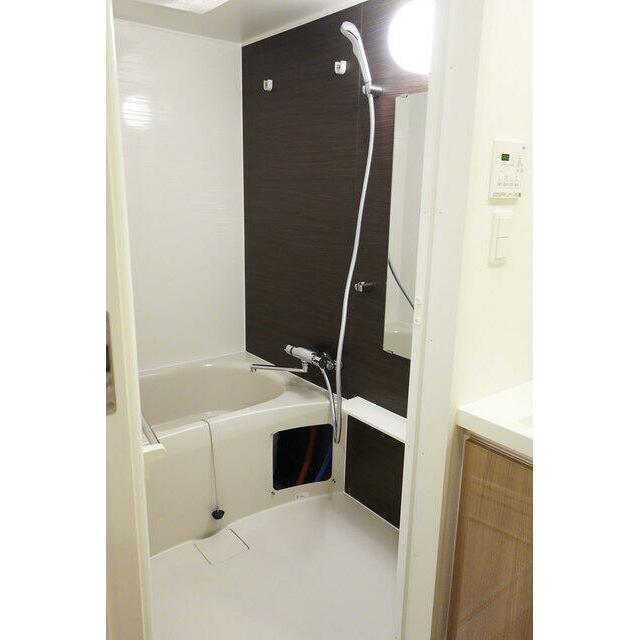 バス・シャワールーム　※写真は同タイプ住戸です。