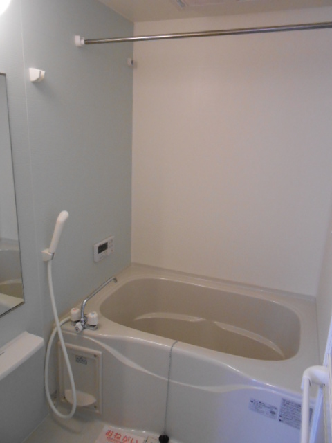 バス・シャワールーム　追焚機能付浴槽・浴室乾燥機完備