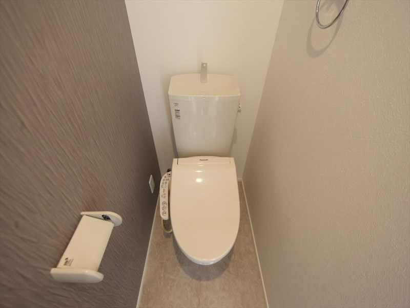 トイレ　温水洗浄暖房便座付トイレ　イメージ写真