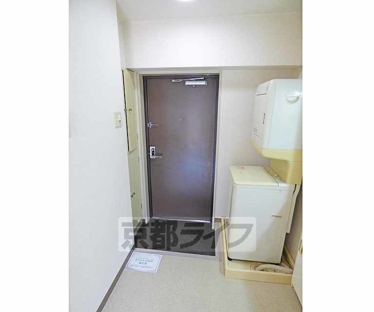 玄関　広々とした玄関です。