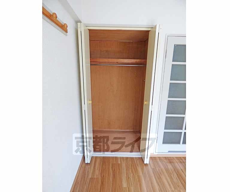 収納　広々とした収納です。