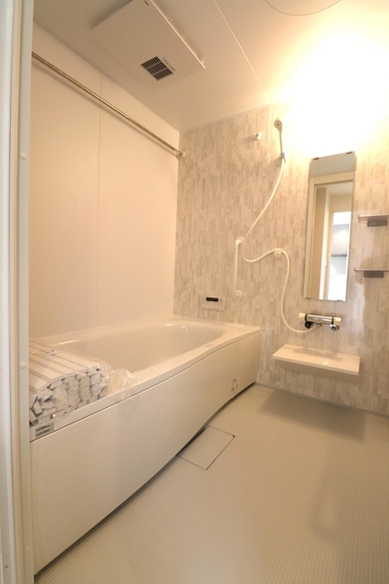 バス・シャワールーム　２０６　換気乾燥機付きバスルーム