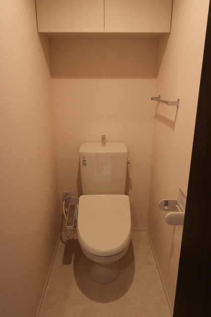 トイレ　２０６　温水洗浄暖房便座トイレ