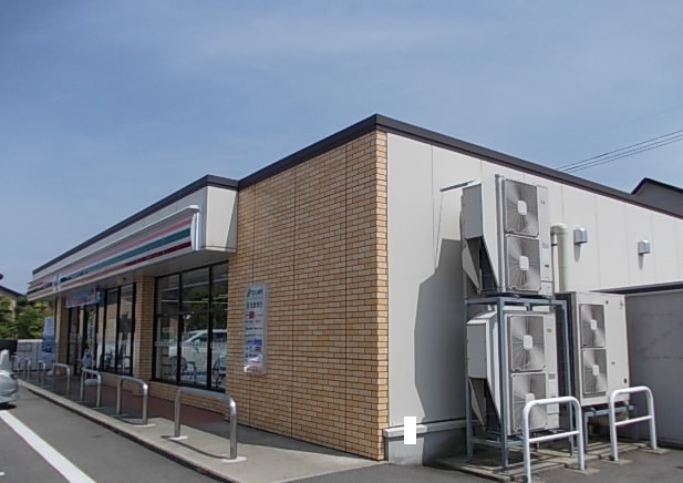 コンビニ　セブンイレブン白山八ツ矢町店（コンビニ）まで550m