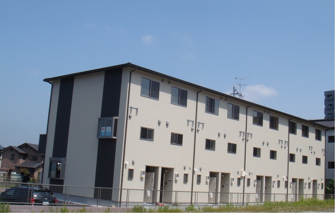 建物外観　３階建てメゾネット