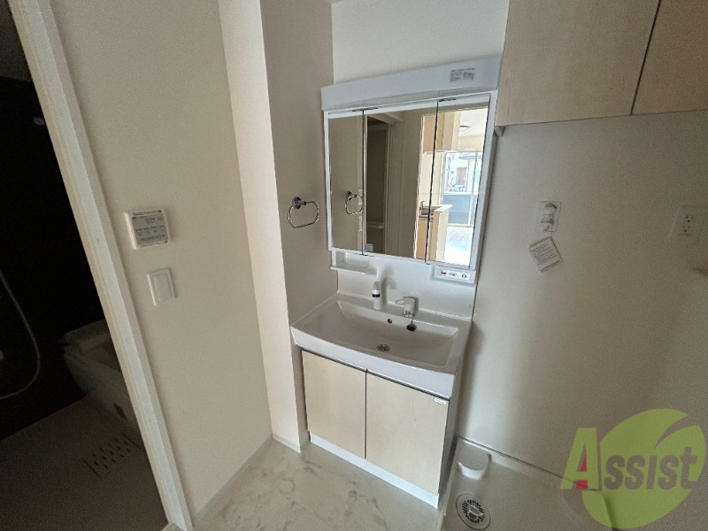 洗面設備　シャンプードレッサーなので身支度しやすそうですね。